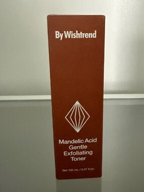 Mandelic Acid Gentle Exfoliating Toner - Rust Red